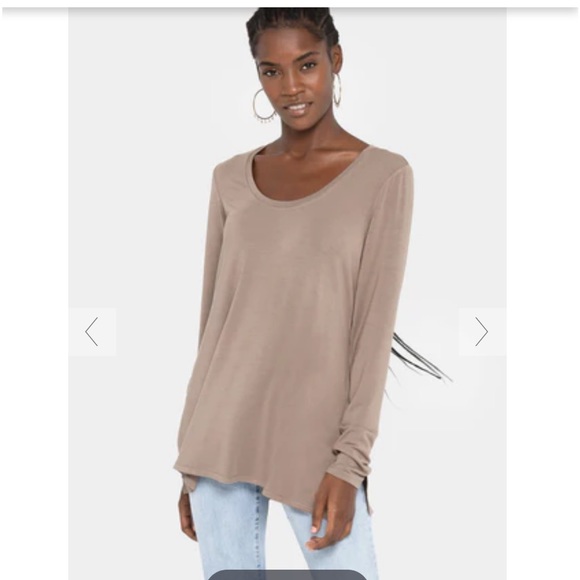Soft Surroundings Tops - 77. Soft Surroundings tan scoop neck top. Bell sleeves